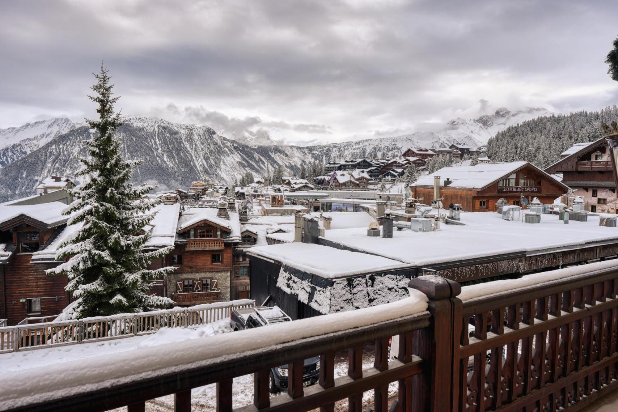 Le Saint Joseph Hotel Courchevel Exterior photo